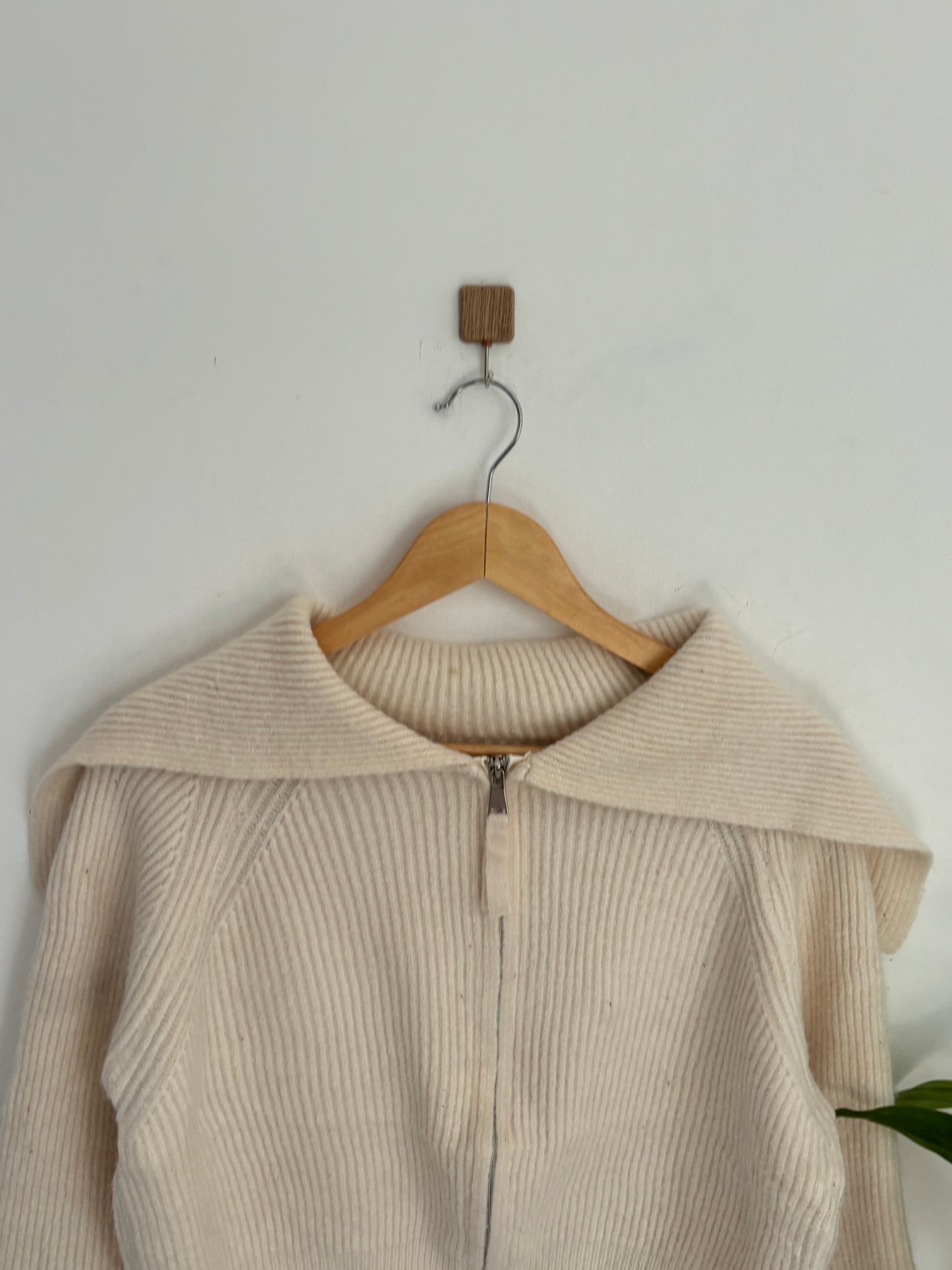 Zipper sweater