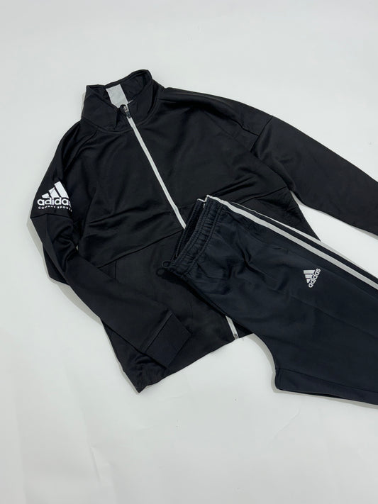 Adidas track(upper)